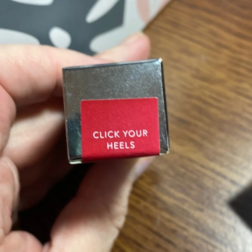 Belle en Argent creme lip colorCluck Your Heels